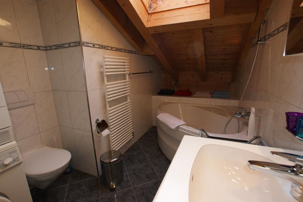 Ferienwohnung Gotschnablick Klosters-Serneus Zimmer foto